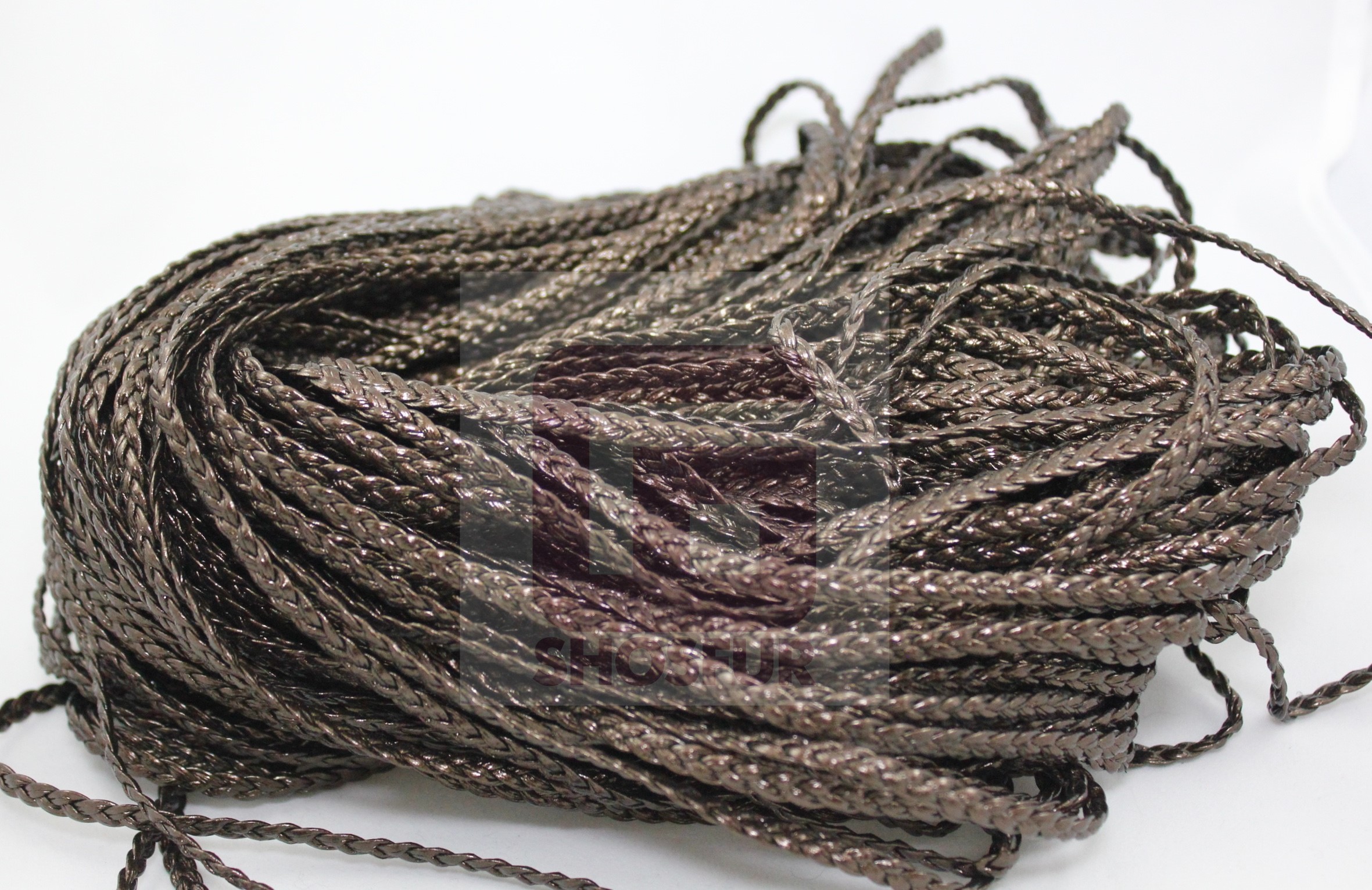 Шнур из искусственной кожи плетеный коричневый (46м)